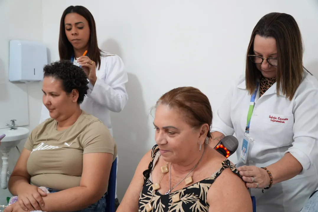Neste primeiro dia, dez pacientes aproveitaram o serviço para cuidar do corpo e da mente em um ambiente com música relaxante e aromatizador