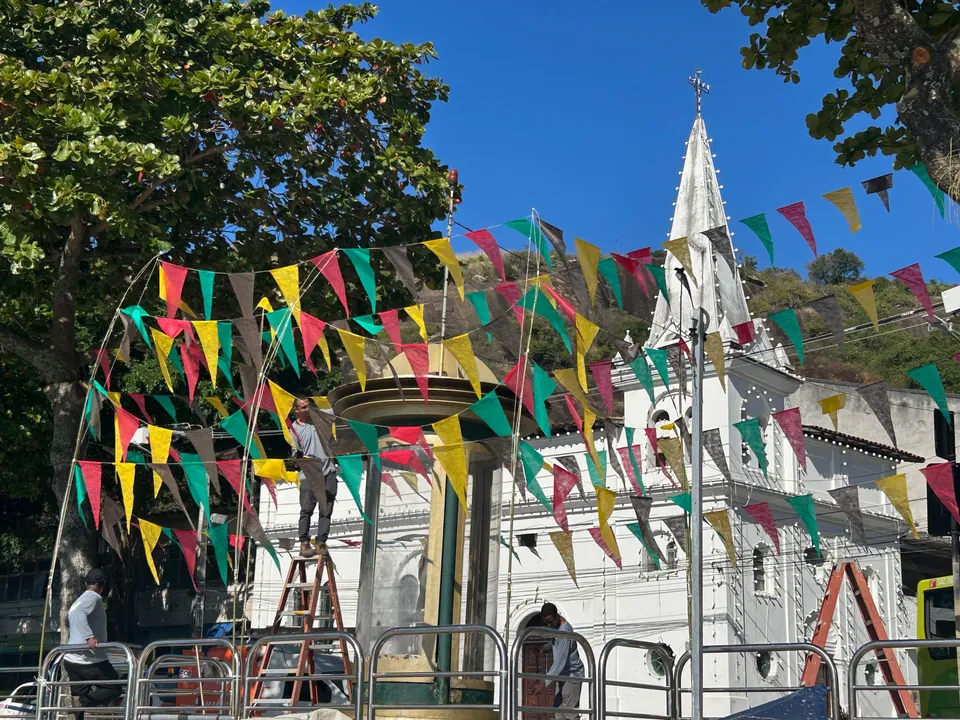 Igreja de São Pedro em Jurujuba se prepara para a festa em homenagem ao santo no próximo domingo