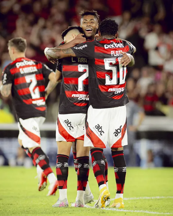 Flamengo pega o Santos, nesta quarta (16), na Vila Belmiro