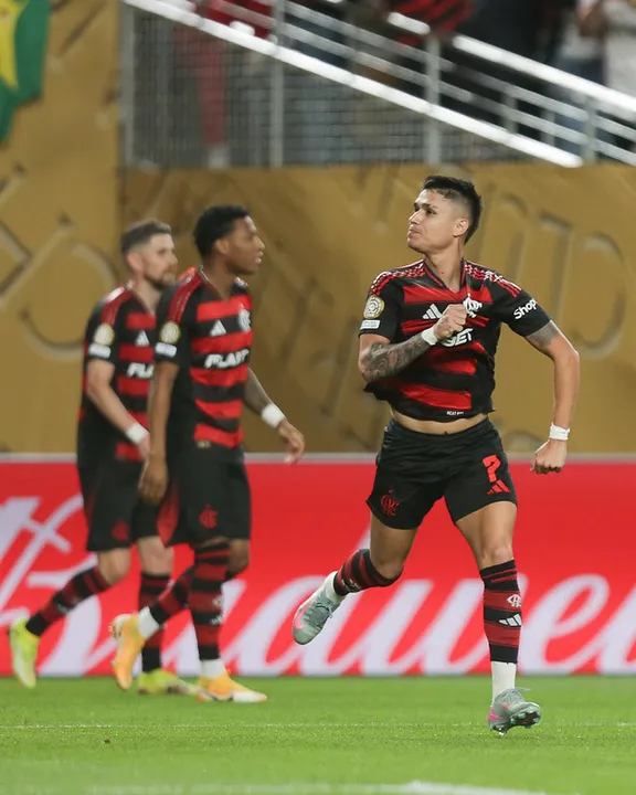 Luiz Araújo fez o gol que fechou o placar do jogo