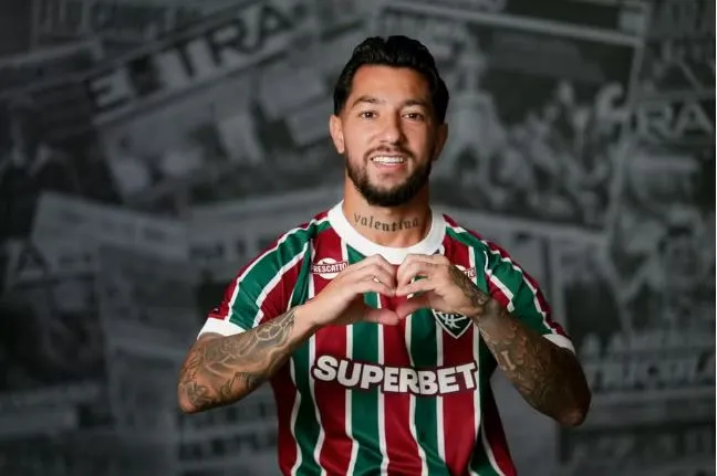 Fluminense anuncia a contratação de Lucho Acosta