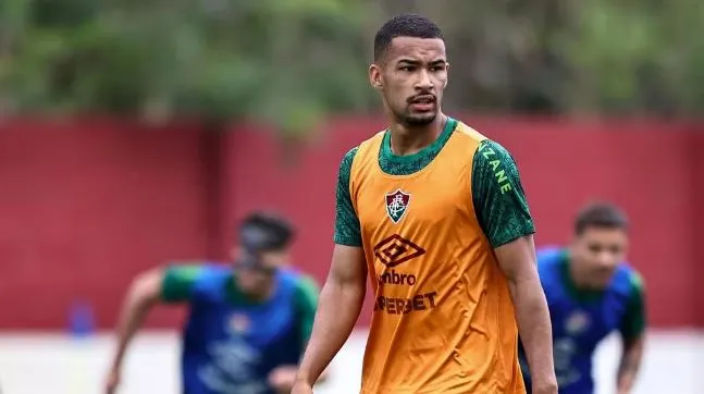 Victor Hugo não deve seguir no Fluminense após empréstimo