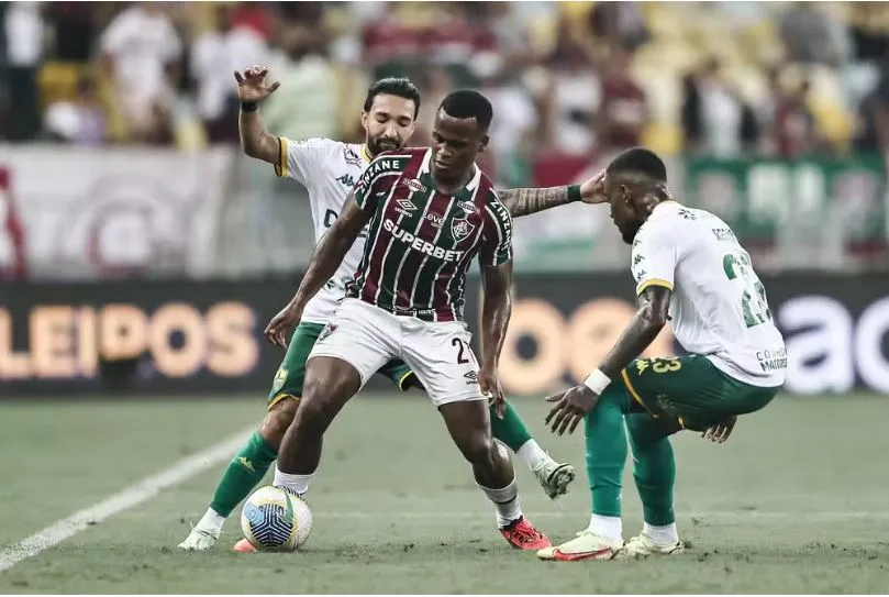 Arias renova com o Fluminense até 2028