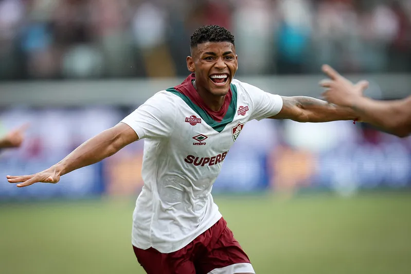 Hércules marcou o gol que deu três pontos ao Fluminense contra o Vitória, em Salvador