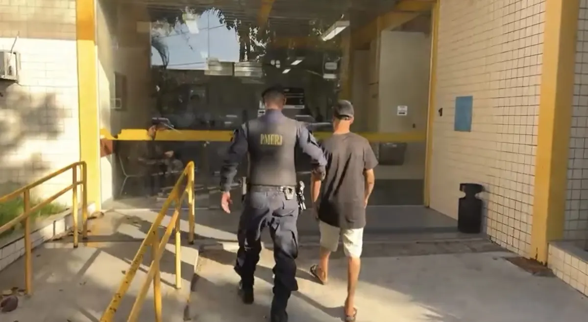 O criminoso foi encaminhado pela equipe à 81ª DP (Itaipu)