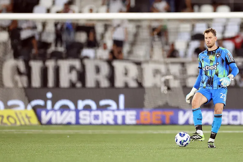 Neto deve ser desfalque do Botafogo na próxima rodada do Brasileirão
