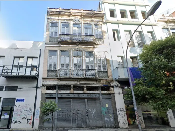 Prédio do número 43 da Rua da Carioca, no Centro