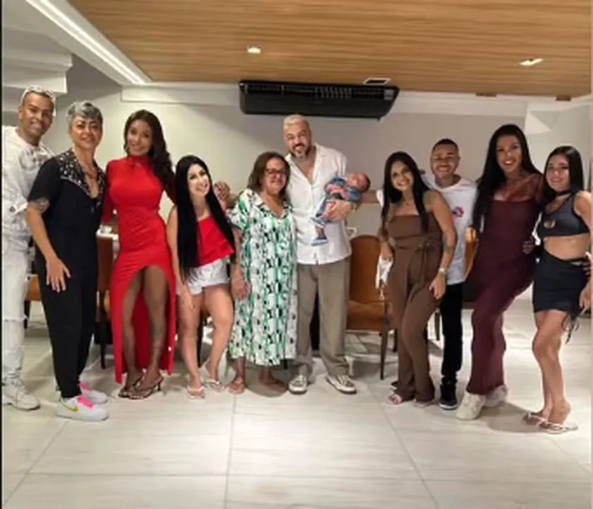 Família de Belo e Gracyanne se reuniram para comemorar o Natal