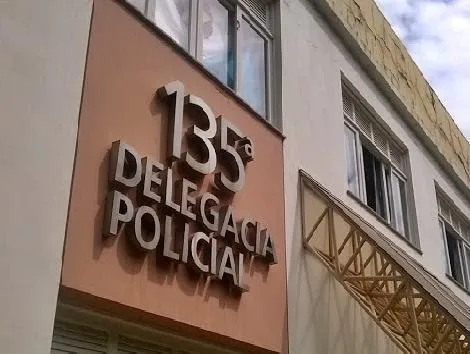 Agentes da  135ª DP (Itaocara) investigam o caso