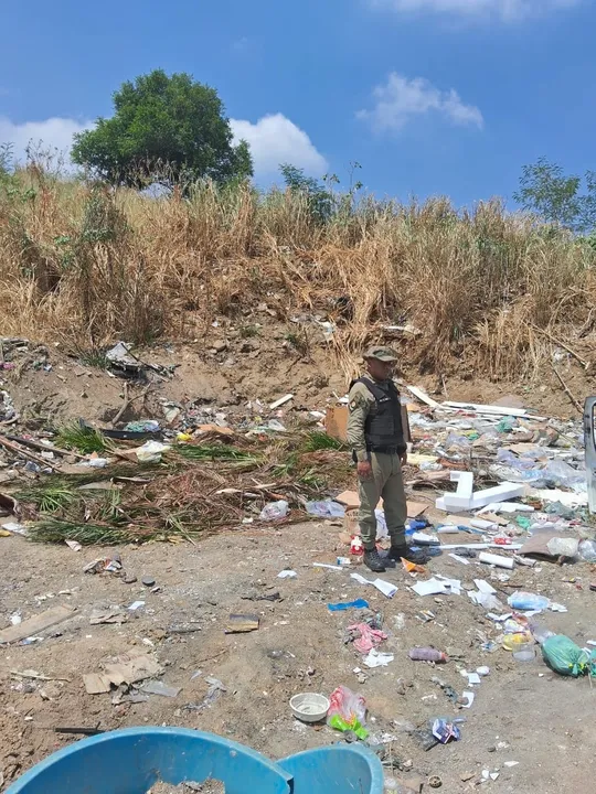 A ação foi feita por agentes do Grupamento de Proteção Ambiental (GPAm) juntamente com agentes da Secretaria de Meio Ambiente e Transportes