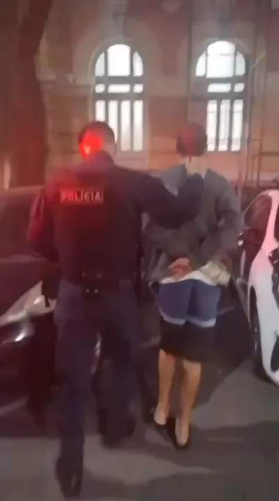 O homem tem passagens por roubo, tráfico e injúria