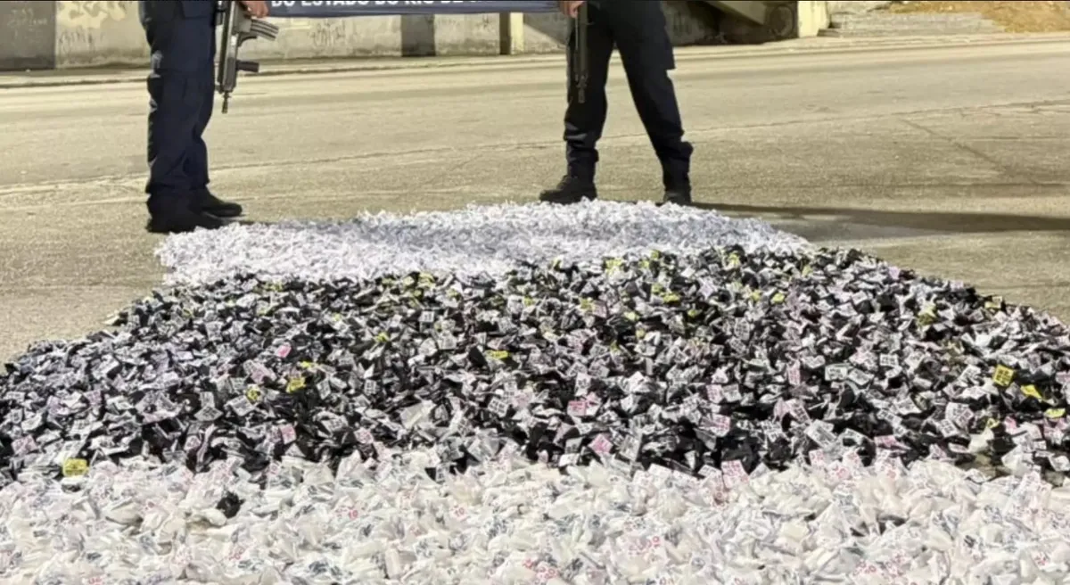 Idosa levava 11 mil pinos de cocaína no porta-malas do carro