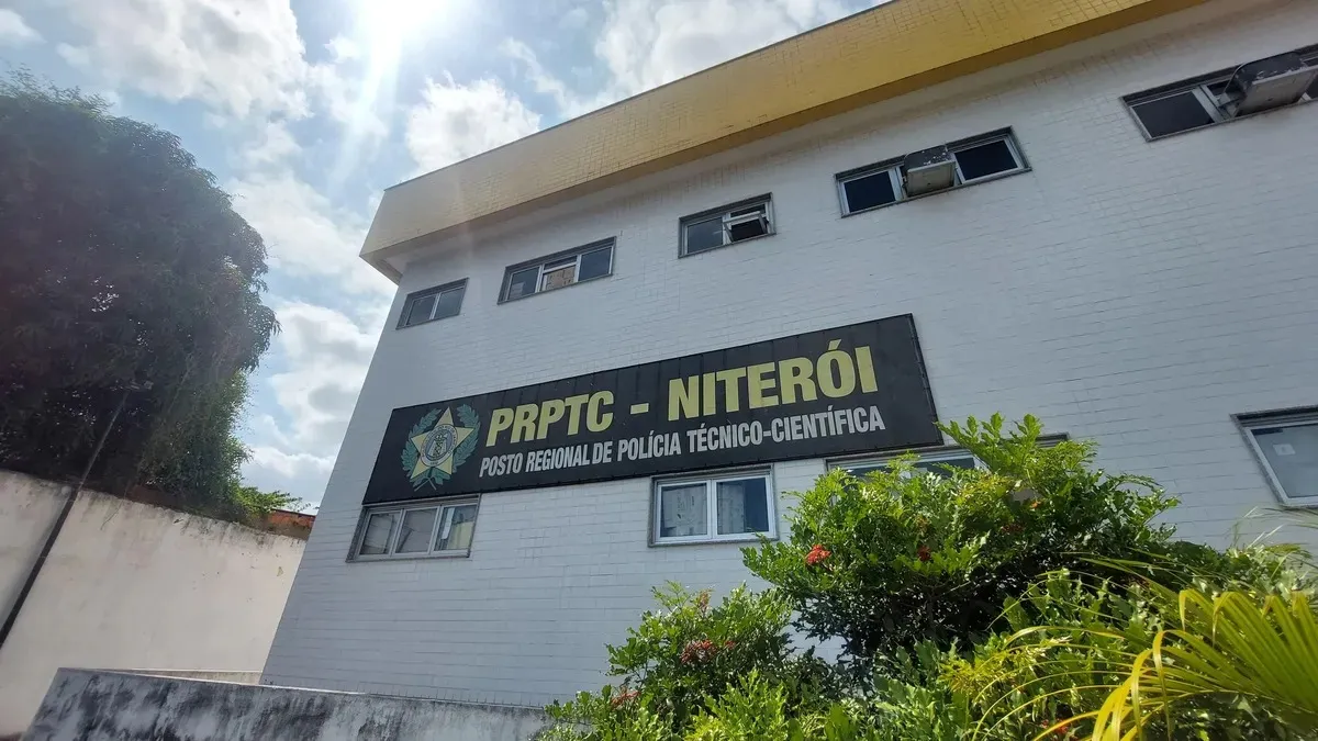 O corpo de João foi levado ao Instituto Médico Legal (IML) do Barreto, em Niterói