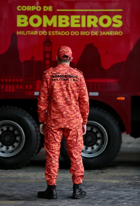 Corpo de Bombeiros foi acionado para controlar as chamas