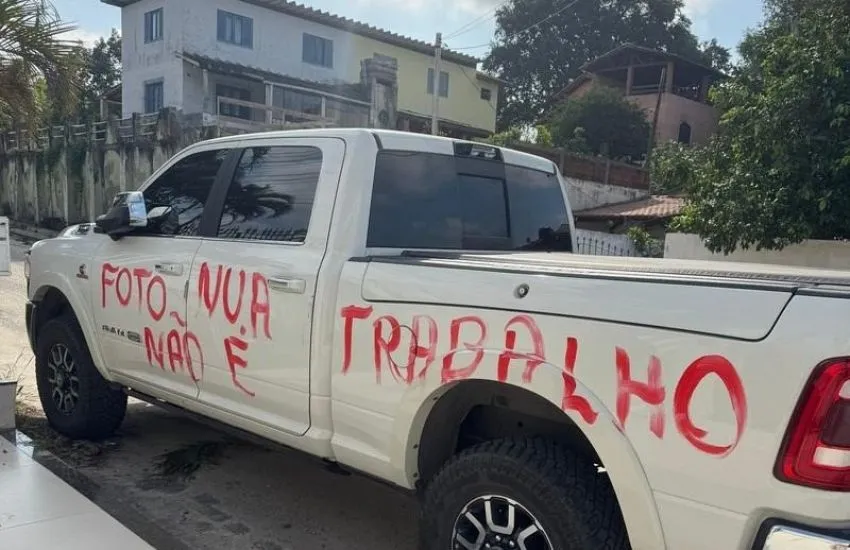 Criadora de conteúdo, Débora Peixoto teve carro vandalizado