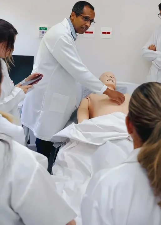 A chegada do primeiro curso de Medicina de São Gonçalo, no final de 2024, foi um marco para a cidade e para seus estudantes