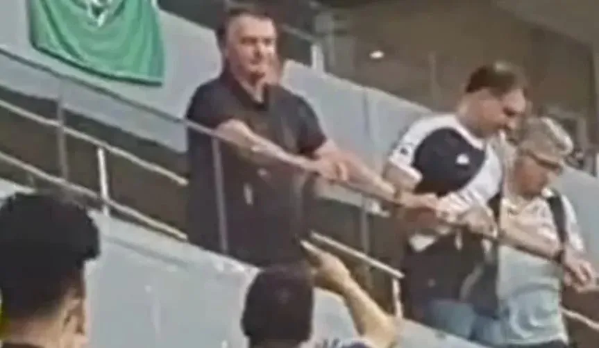 Bolsonaro é criticado pela torcida do Vasco