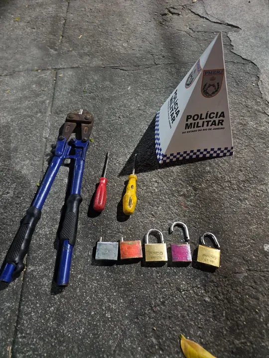 Homem com 15 passagens por furto é preso após invadir loja em Icaraí