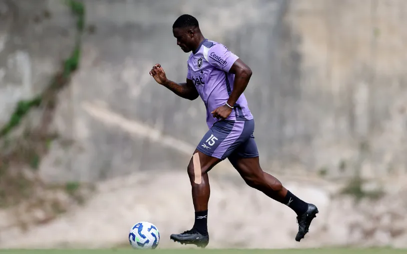 O angolano chegou a ser inscrito pelo clube para a Copa do Mundo de clubes