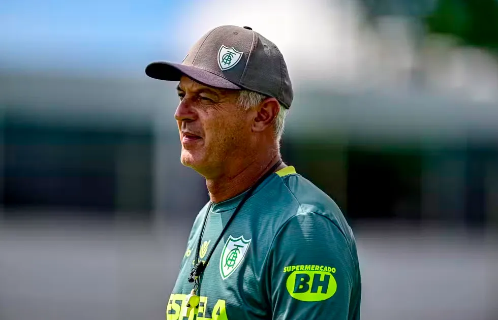 Lisca era o treinador do Ceará em 2018, ano em que ele diz que jogadores do clube receberam 'mala branca' do Palmeiras