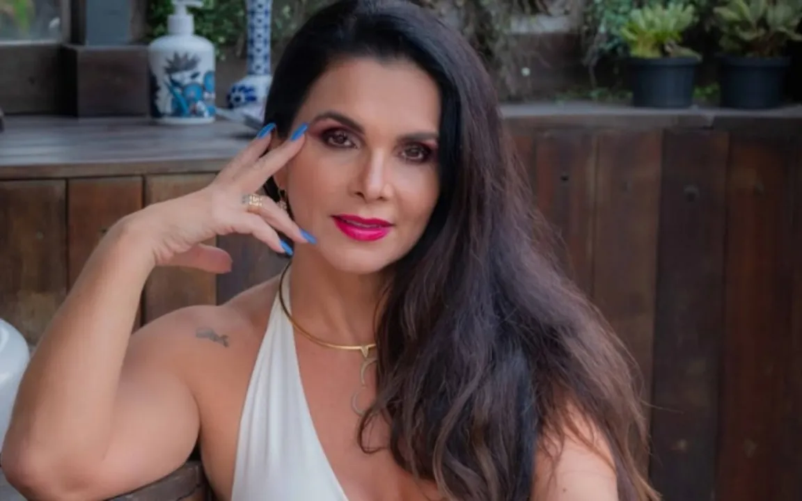 Luiza já vendeu a própria urina a outro fã