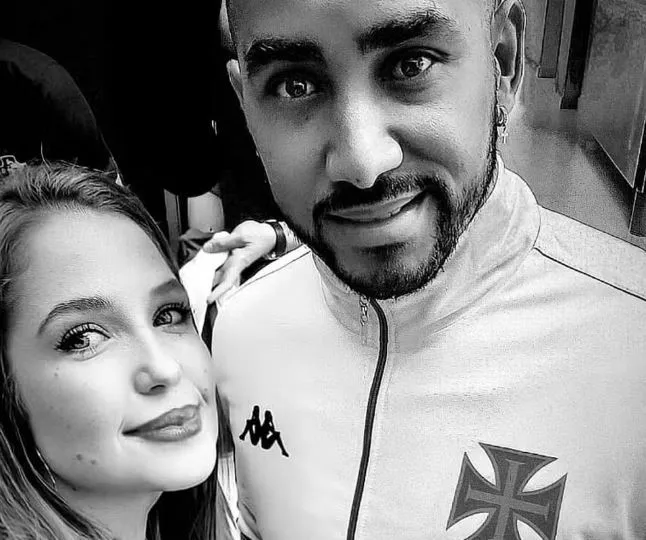 Larissa afirma que teve um relacionamento com Payet, onde sofreu diversos tipos de agressão