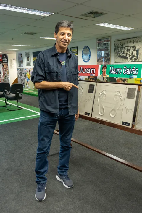 Mauro Galvão, ídolo de Vasco e Botafogo, esteve no Museu da Suderj