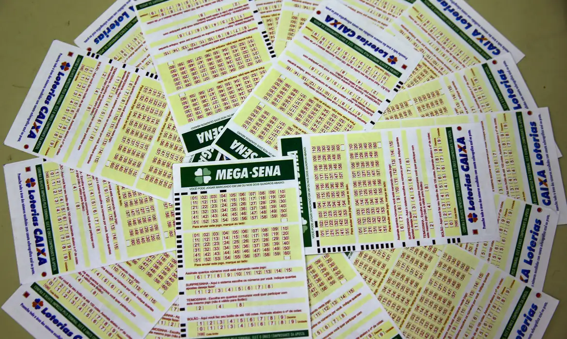 Os números sorteados foram: 04 - 19 - 38 - 43 - 48 - 55