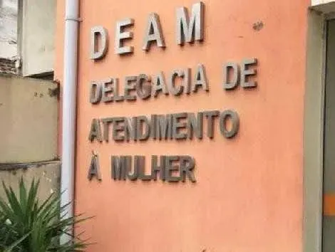 O caso está sendo investigado pela Delegacia de Atendimento à Mulher  (DEAM)