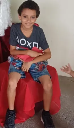 Kayk estava brincando com irmão e primo quando se afogou