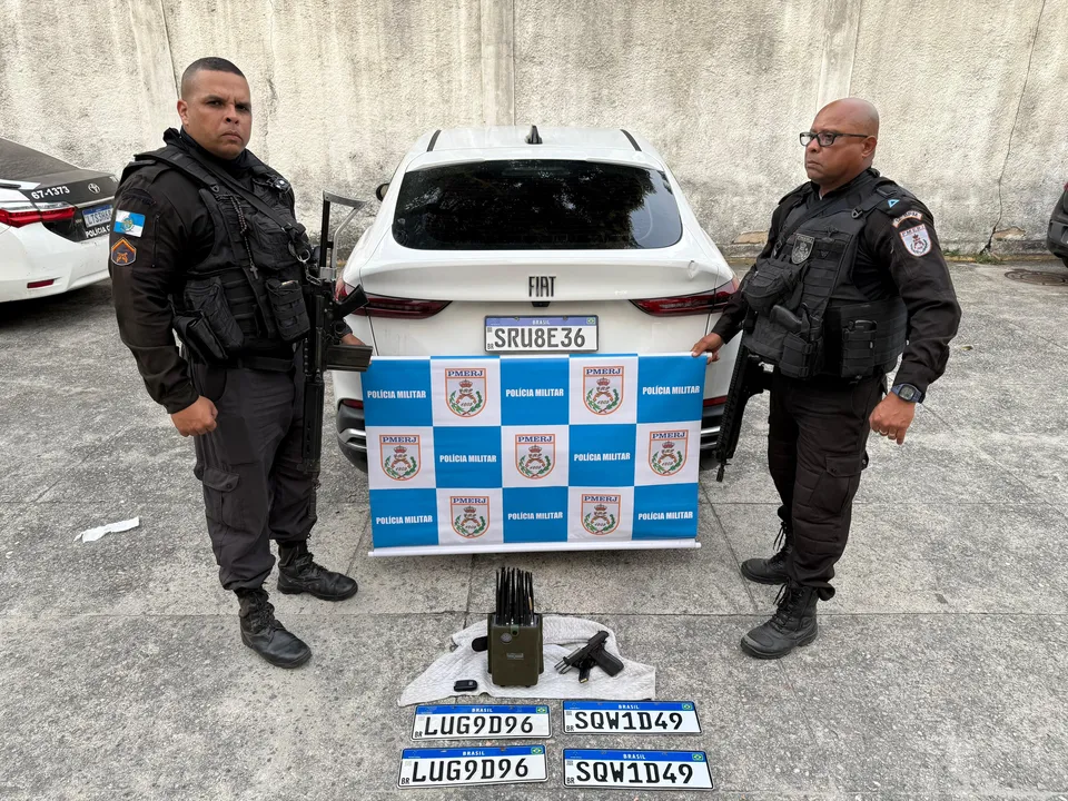 O carro e todo o material apreendido também foram encaminhados à distrital