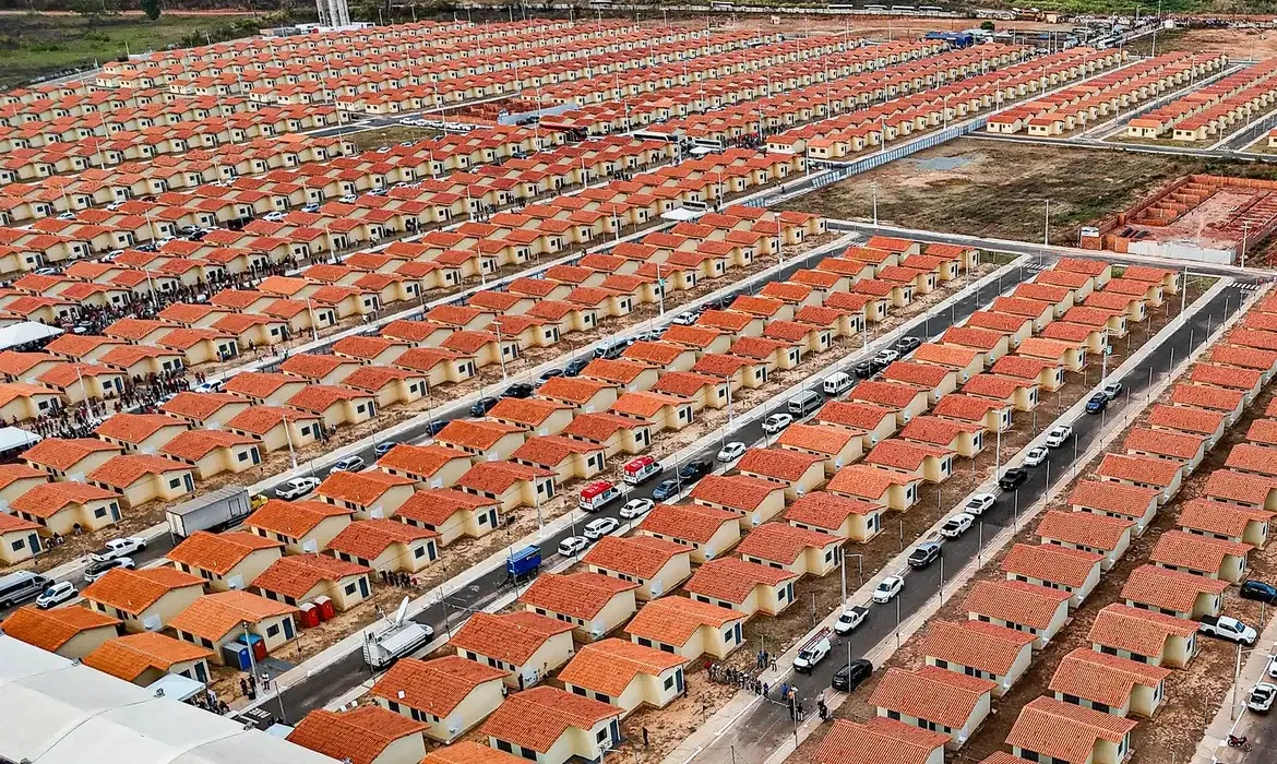 A linha de crédito tem o objetivo de promover o direito à moradia adequada e enfrentar e combater a inadequação de domicílios no Brasil