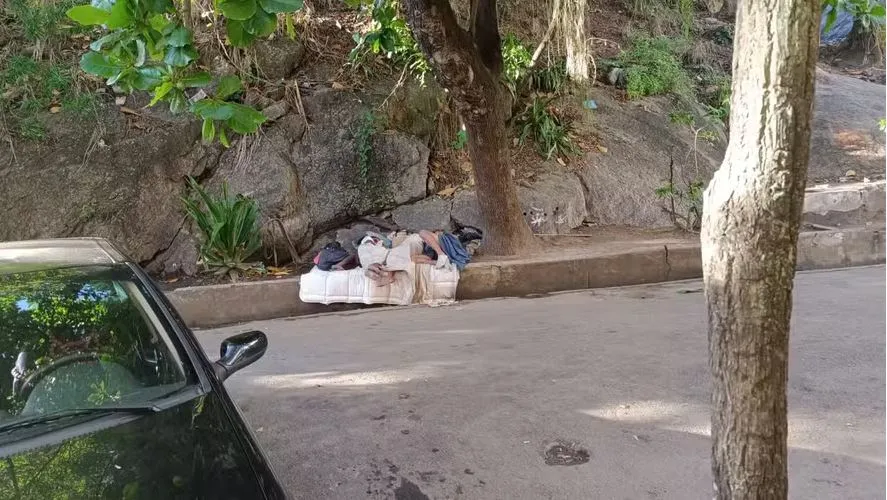 Rua General Silvestre da Rocha, em Icaraí, virou ponto de uso de drogas