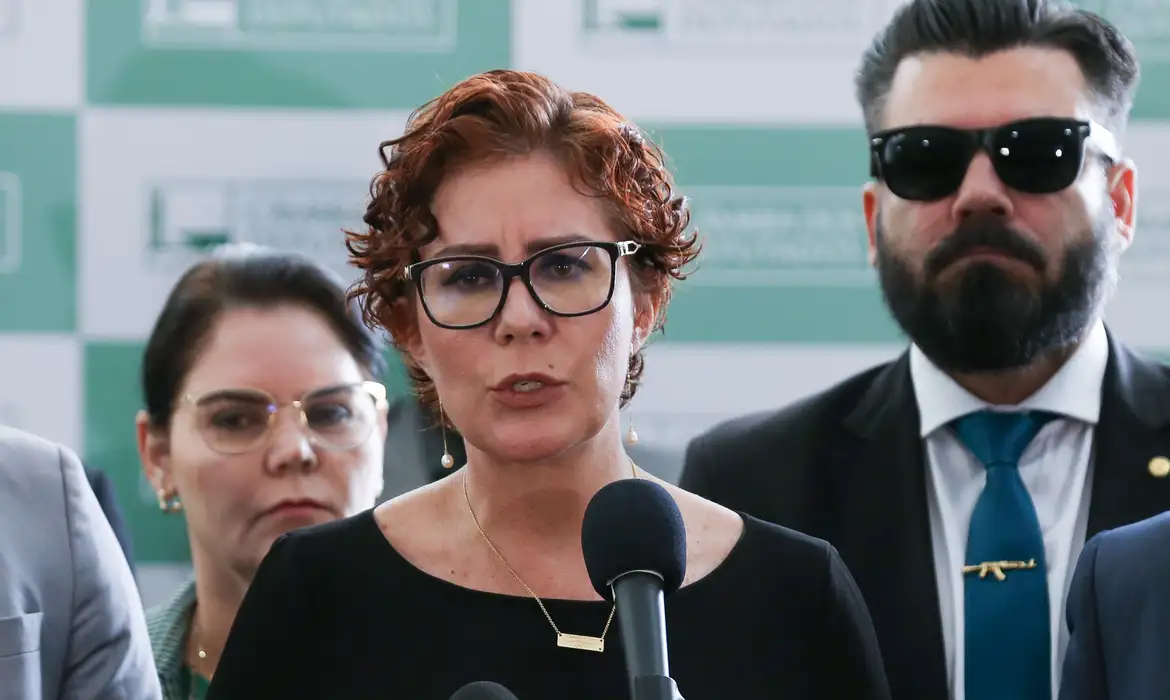 Zambelli é acusada de autoria intelectual da invasão do site do CNJ para emissão de um mandato falso de prisão contra o ministro Alexandre de Moraes
