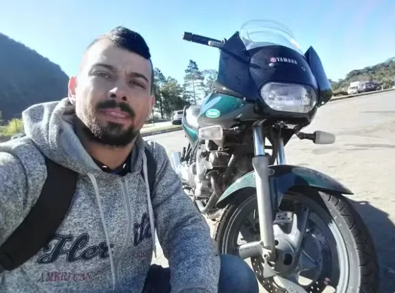 O corpo do jovem entregador está no IML de São Gonçalo