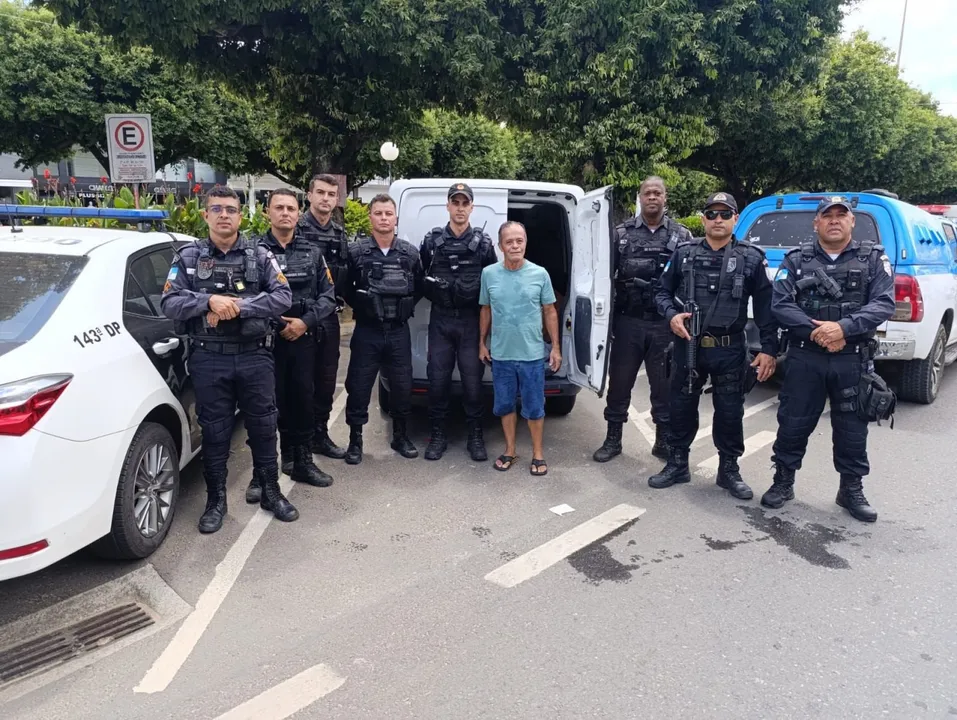 Motorista se trancou por engano dentro do bagageiro do veículo