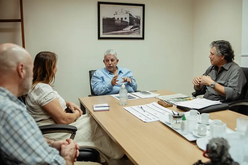 O município foi representado pelo secretário de Relações Internacionais, Jorge Castor, e pela secretária de Comunicação Social, Danielle Ferreira