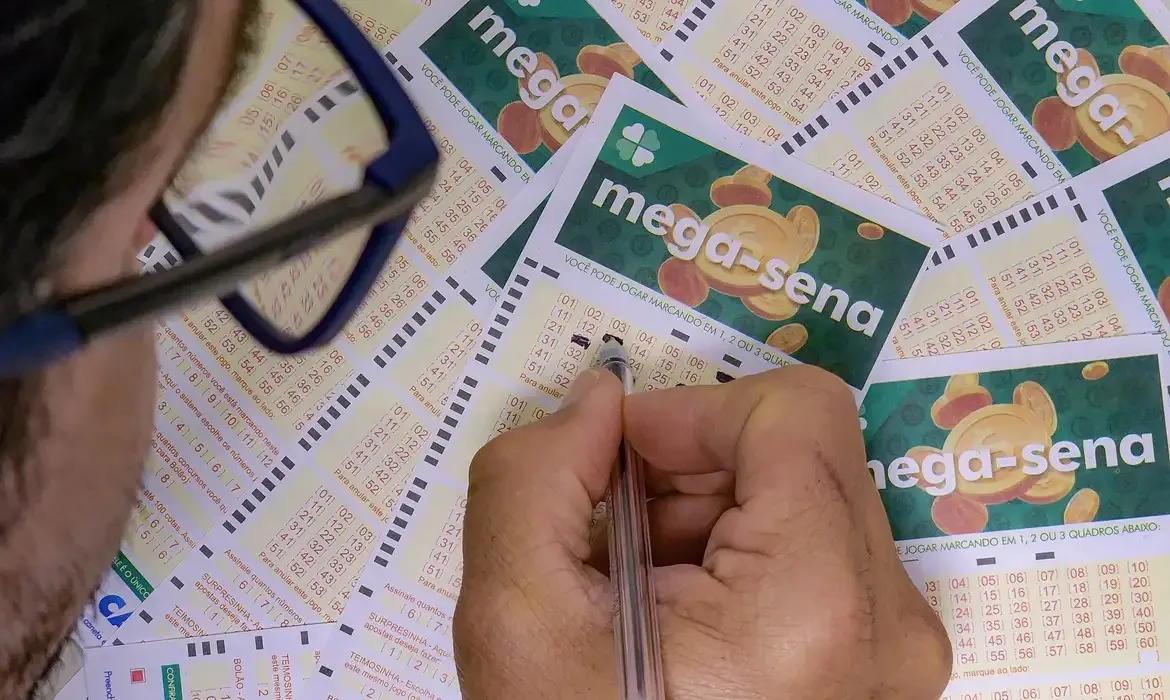 Os números sorteados ontem foram 02, 21, 27, 46, 51 e 53