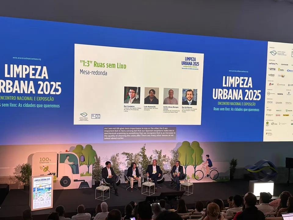 O evento reuniu representantes de instituições públicas e privadas