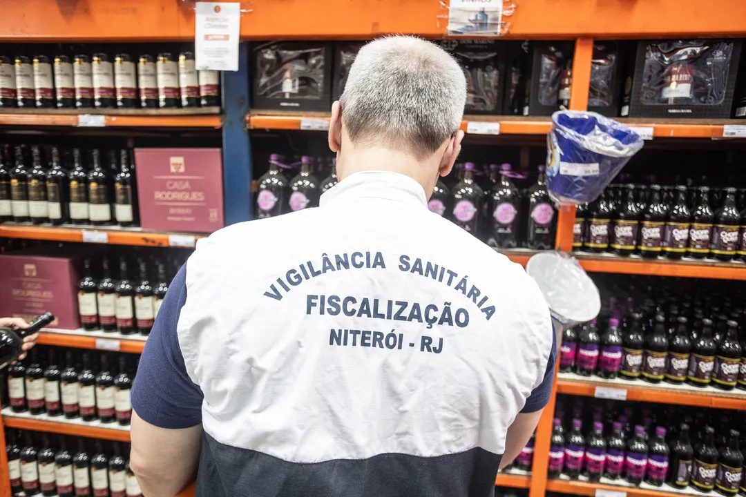 Durante a ação, foram lavrados três autos de infração