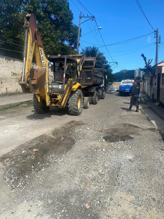 Cinco toneladas de entulhos foram retiradas