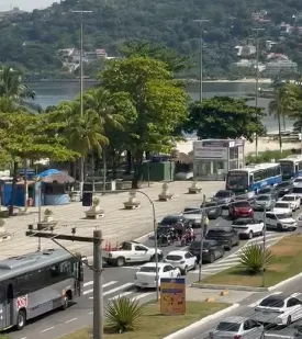 O trânsito na região foi bloqueado e o túnel Charitas-Cafubá, fechado