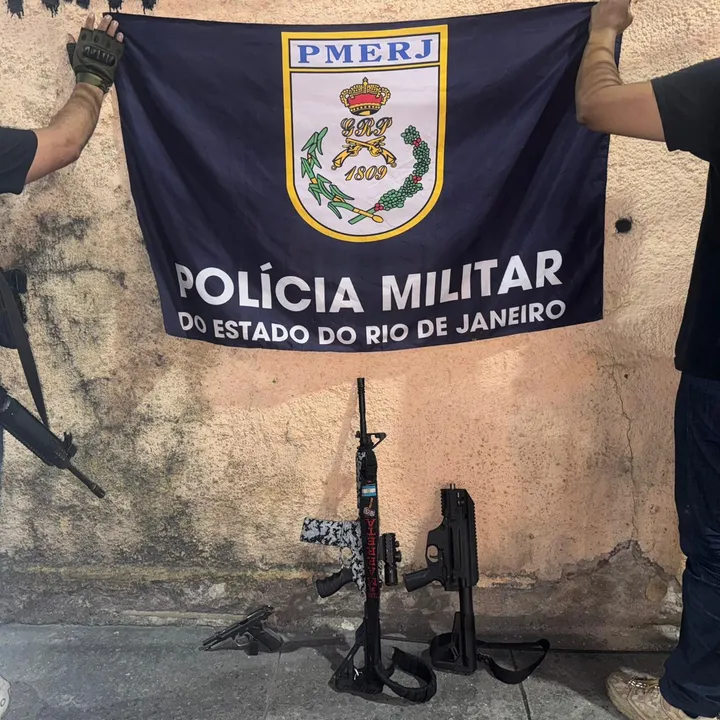 PM apreendeu fuzil, metralhadora e pistola na ação