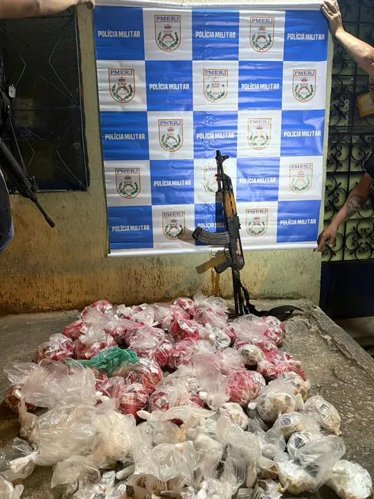 Ação da Equipe Reservada (P2) da PM tirou mais um fuzil das mãos dos traficantes de São Gonçalo