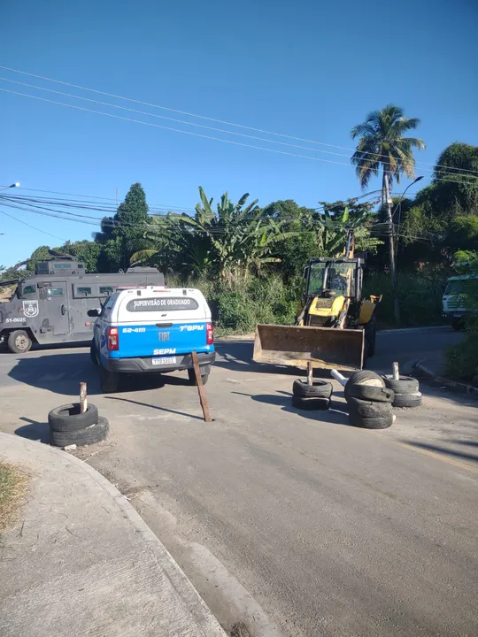 De acordo com informações, cerca de três toneladas de objetos foram tirados das ruas