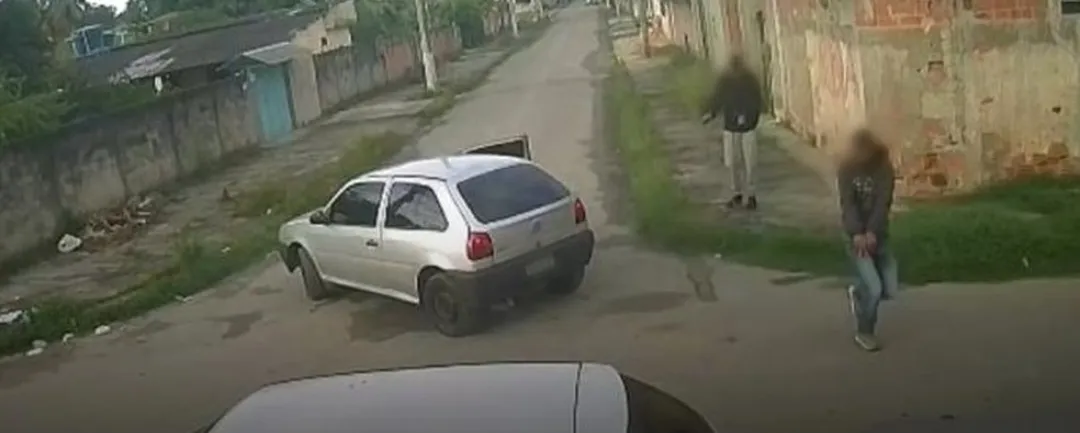 Câmera de segurança registrou o momento que o cabo Uillian foi assassinado em Guapimirim