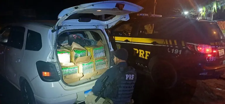 O homem confessou que transportava frascos de lança-perfume de 50 ml, acondicionados em caixas de papelão