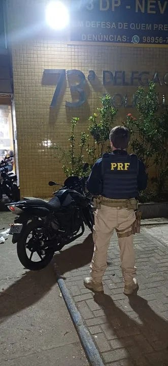 Condutor inabilitado foi preso no local