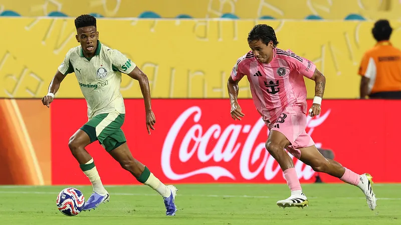Caso perca para o Botafogo, será a última partida de Estevão com a camisa do Palmeiras