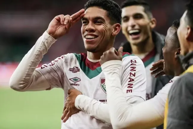 Paulo Baya, do Fluminense, é alvo do Ceará